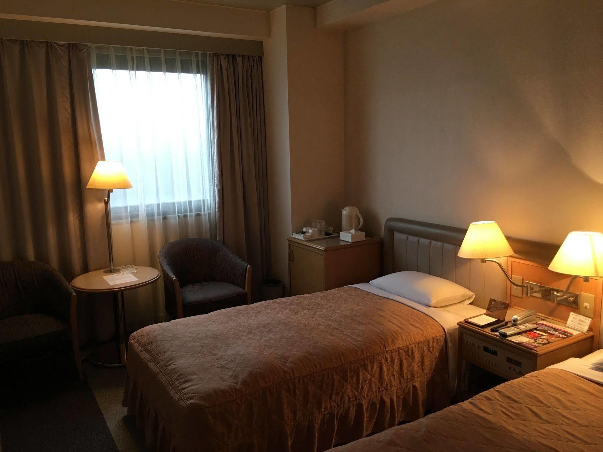 Urayasu Beaufort Hotel ภายนอก รูปภาพ